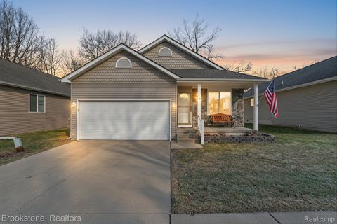 214 Pineview Drive Fenton City MI 48430