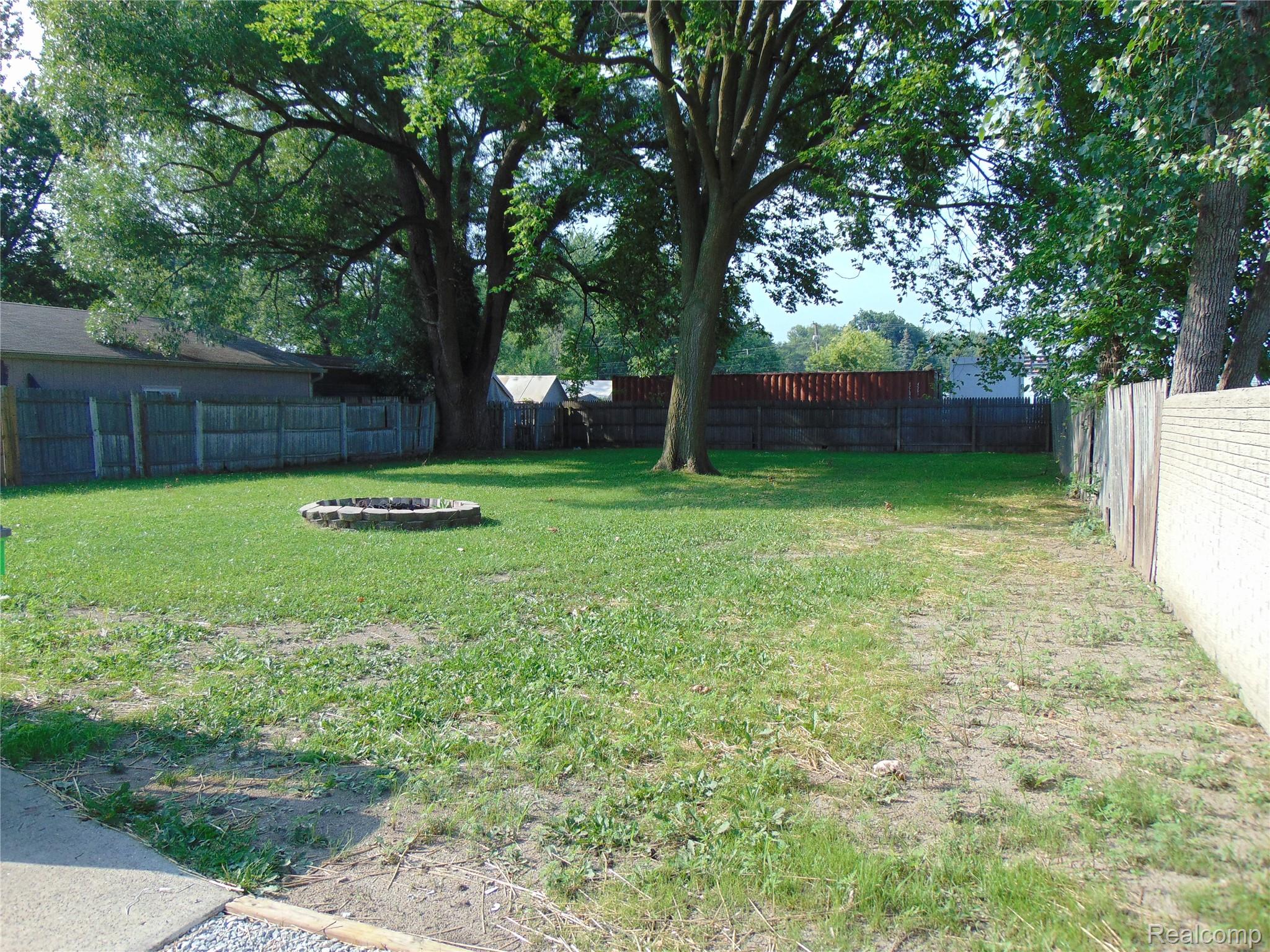 20551 Fenton Street