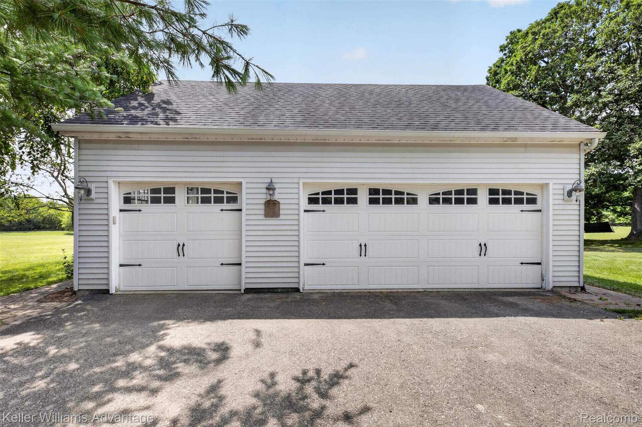 2360 White Birch Trail