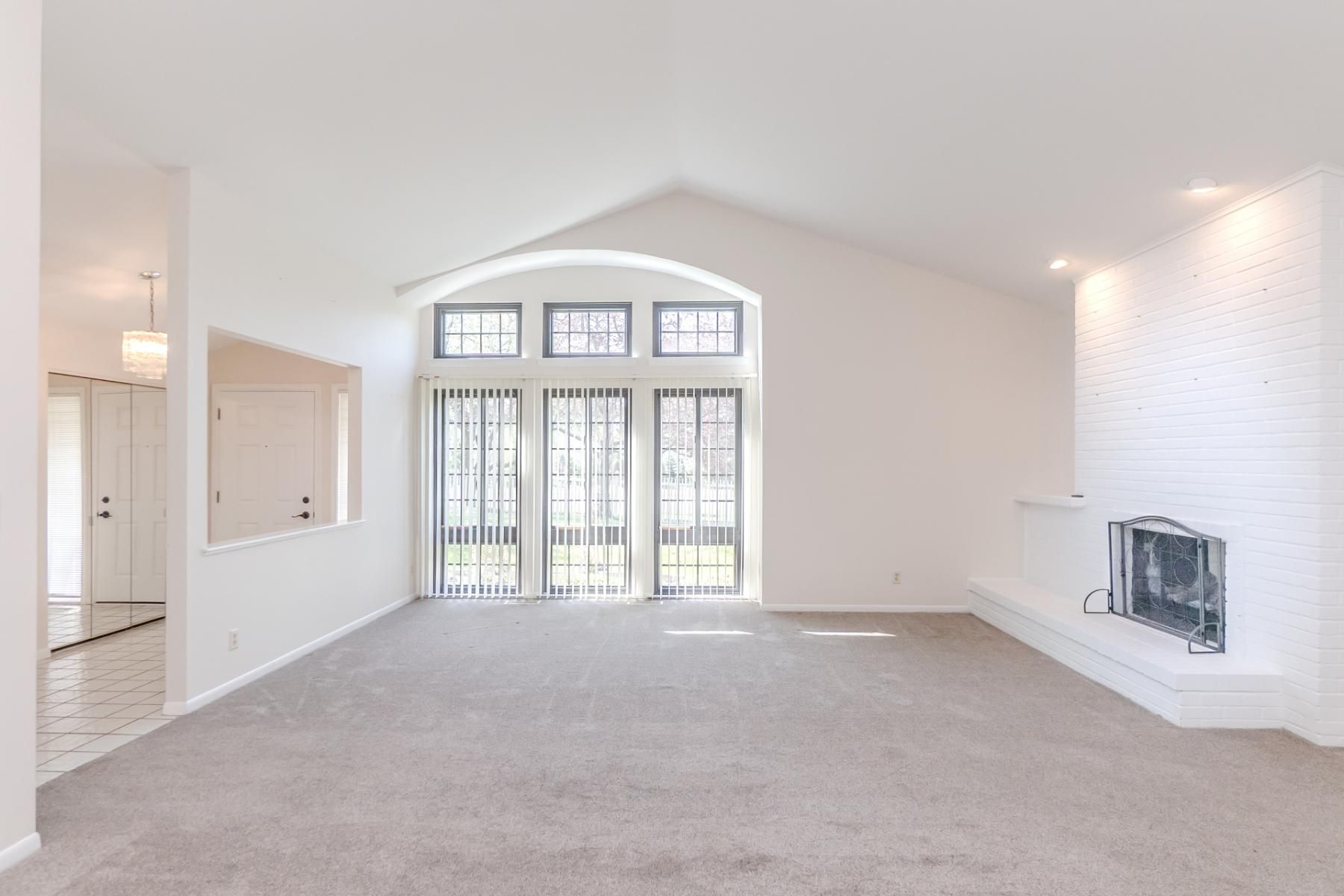 6015 PEBBLE LANE