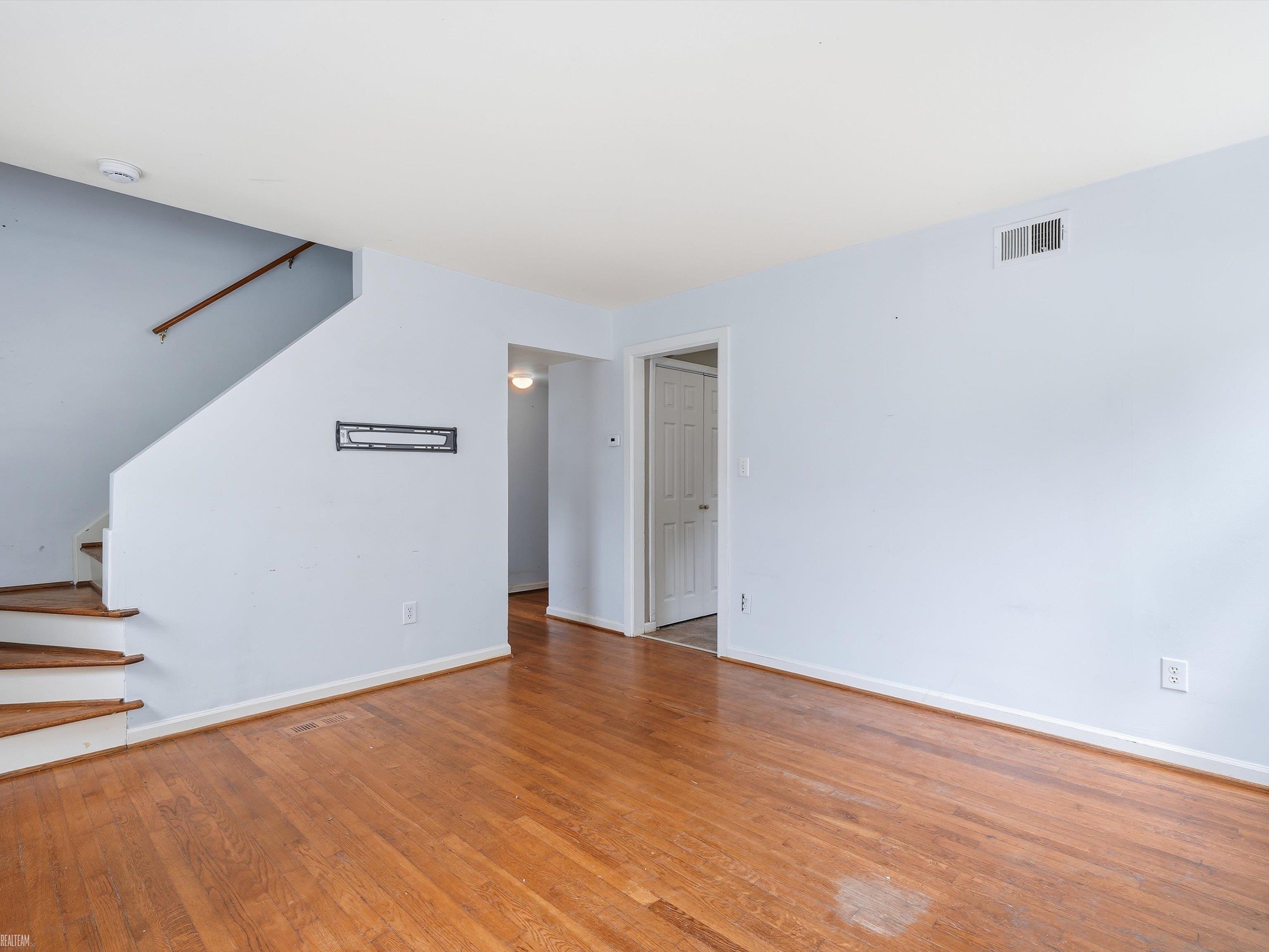 23800 Couzens Avenue