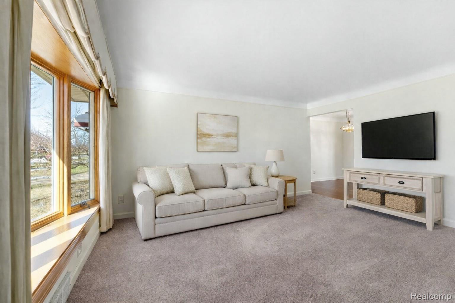 3345 Maidstone Street