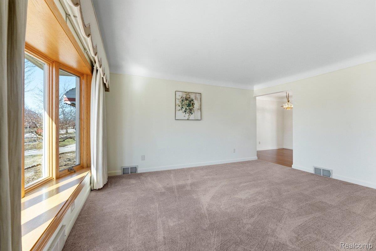 3345 Maidstone Street