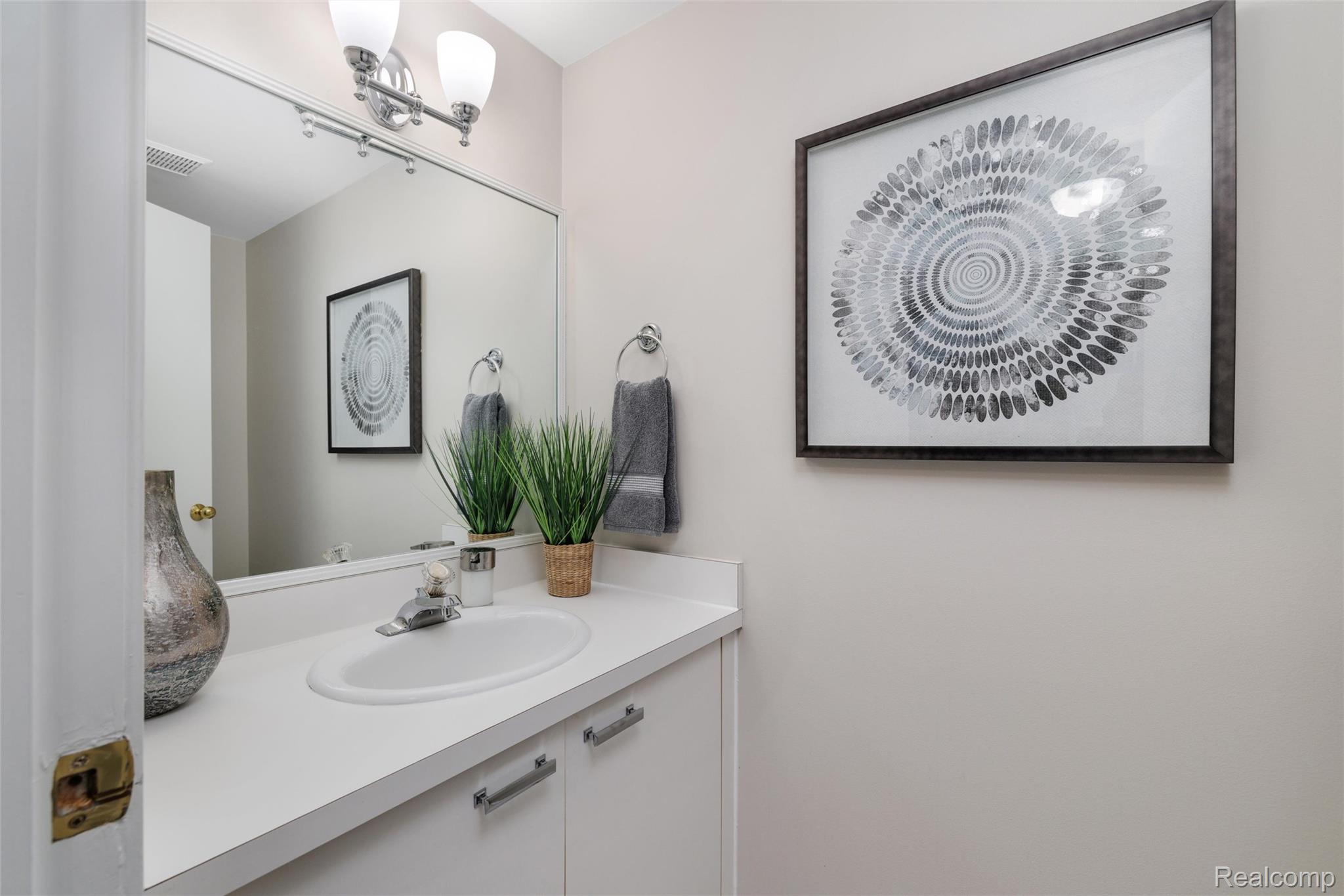 1065 N Old Woodward Avenue