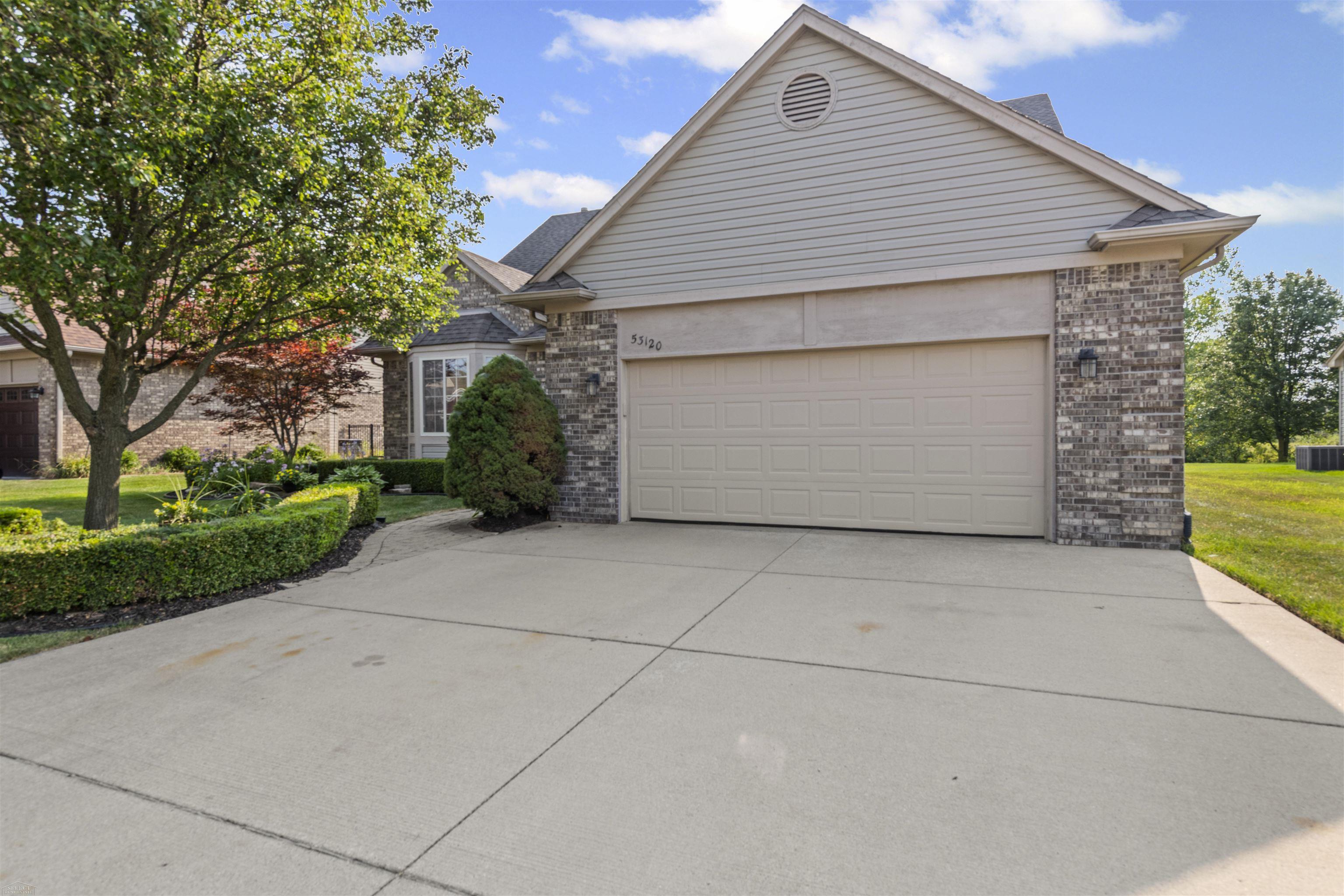 53120 Fox Pointe Drive