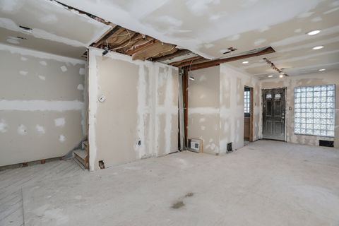 12031 Schaefer Detroit City Wayne MI 48227
