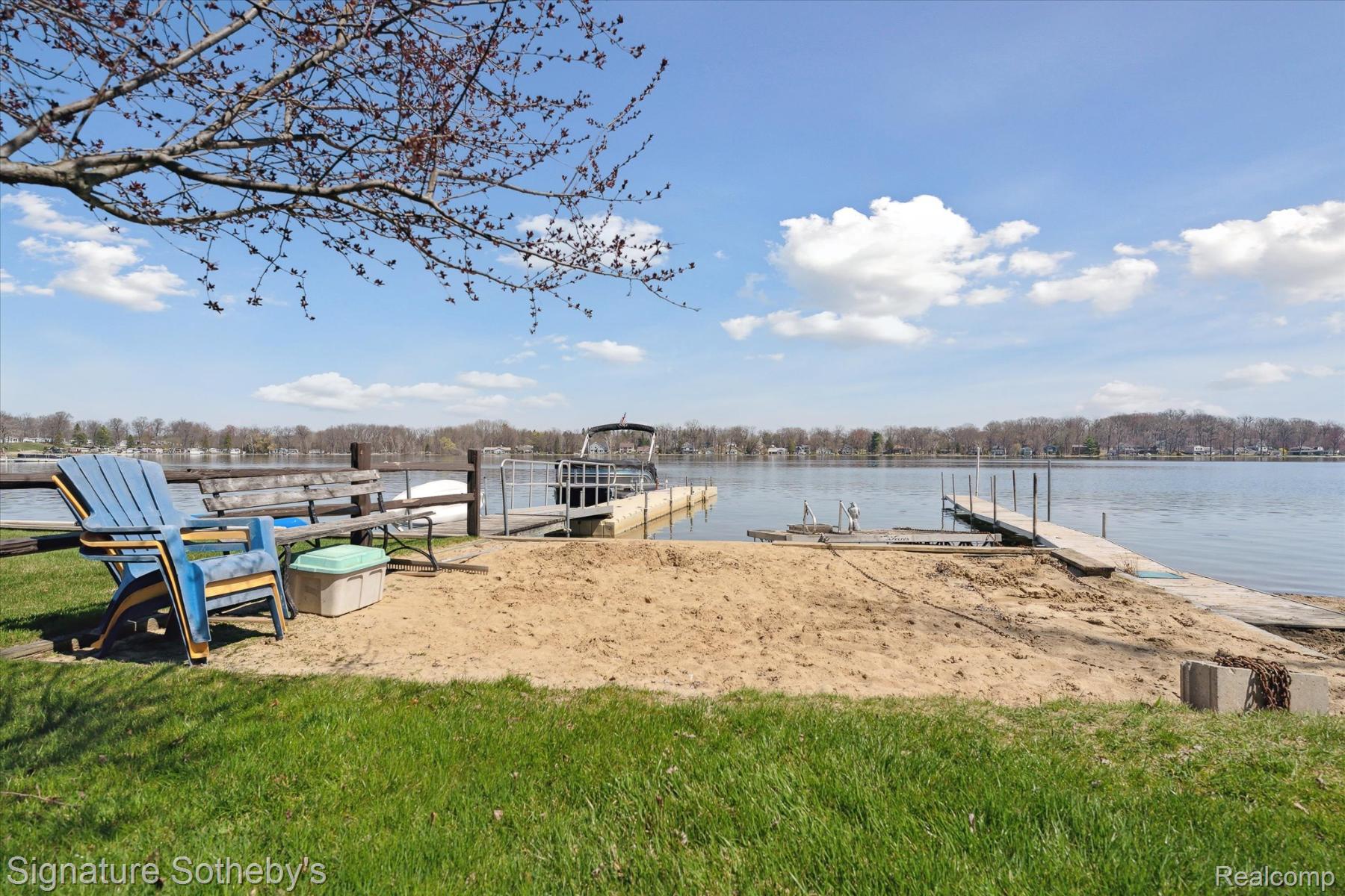 1068 Sunrise Park Street