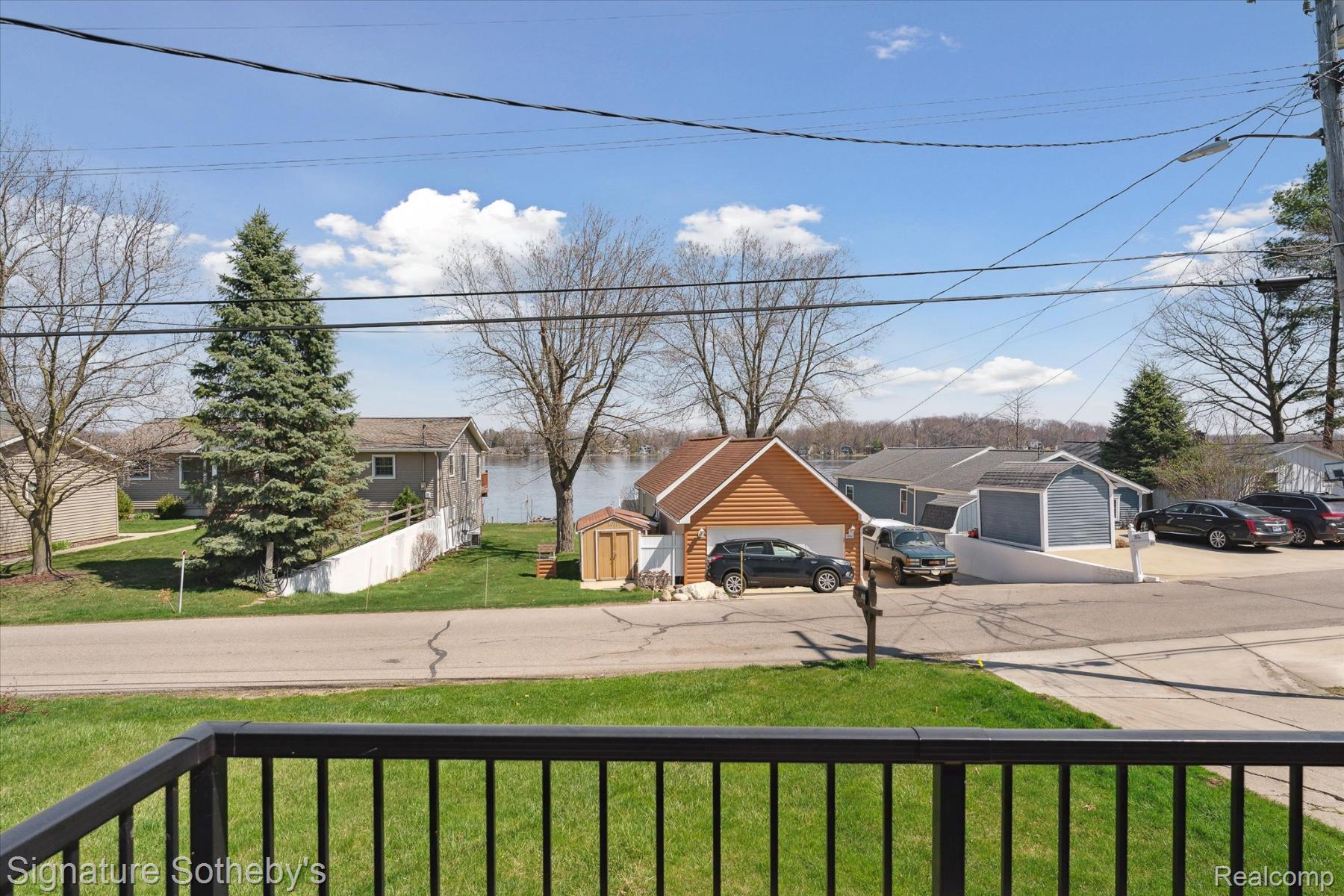 1068 Sunrise Park Street