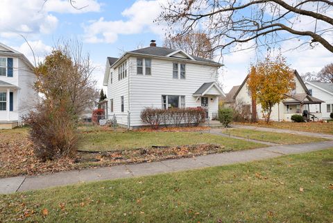 712 N Waterloo Avenue Jackson City MI 49202