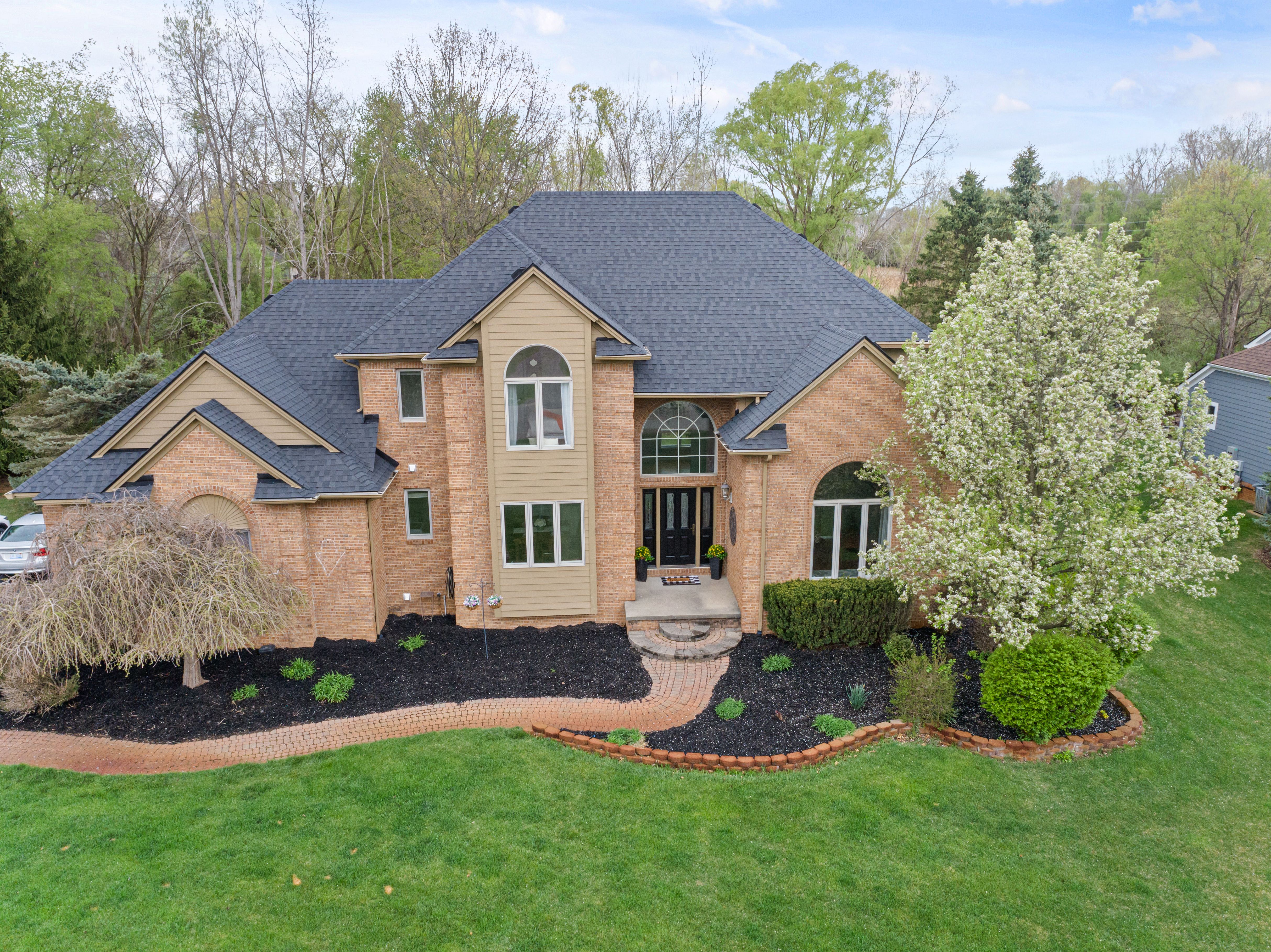 10348 LONDONDERRY Drive