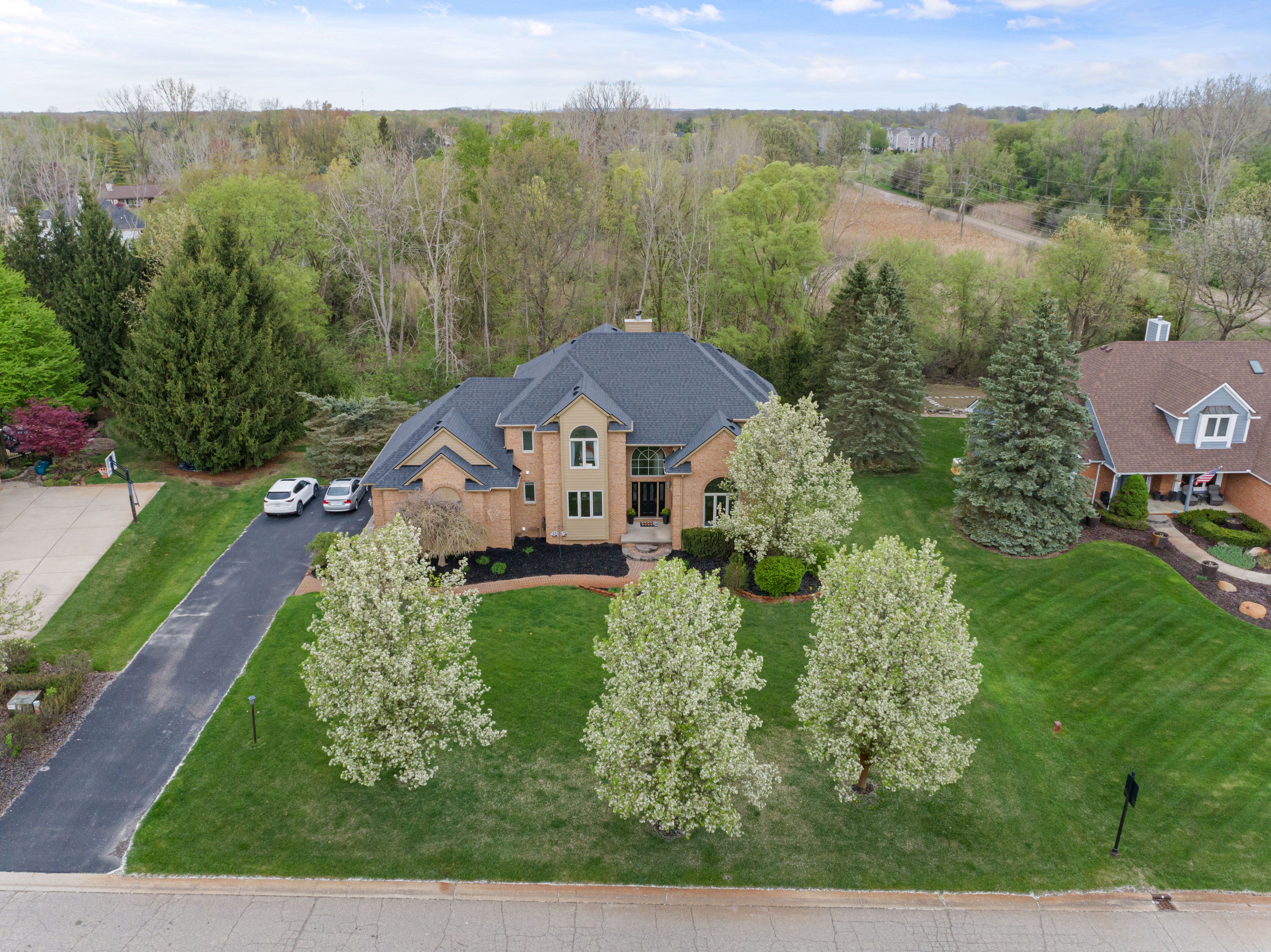10348 LONDONDERRY Drive