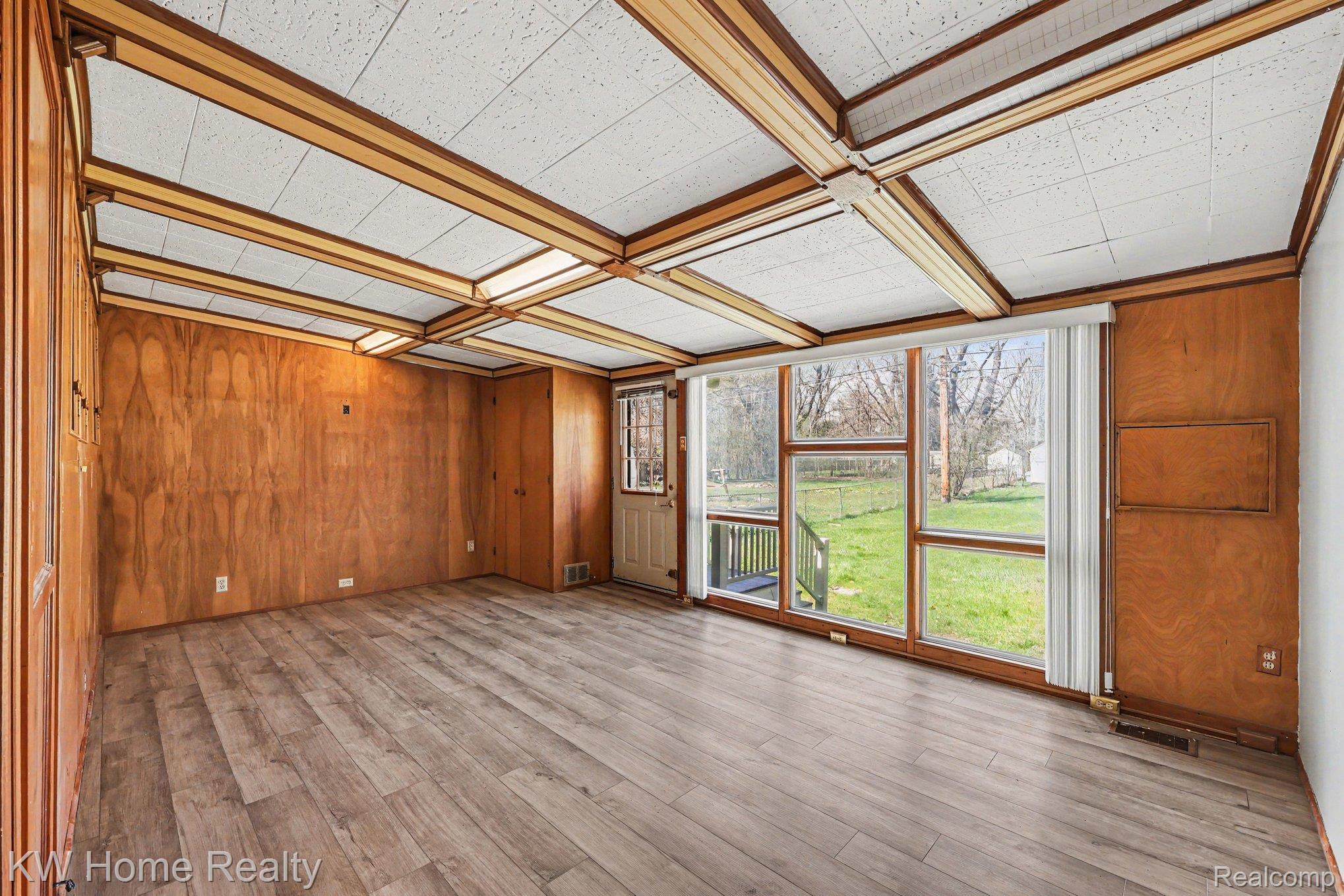 26932 W 6 Mile Road N