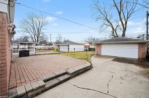 Tiny photo for 15724 E 13 Mile Road, Roseville City, MI 48066 (MLS # 58050201130)