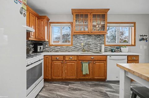 Tiny photo for 15724 E 13 Mile Road, Roseville City, MI 48066 (MLS # 58050201130)