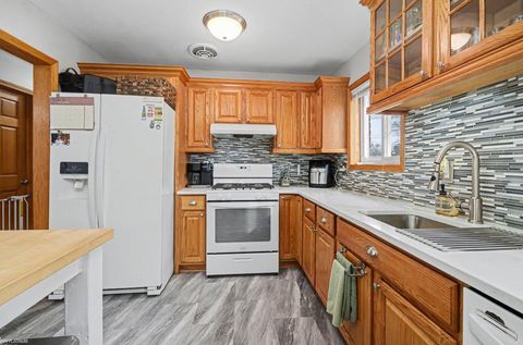 Tiny photo for 15724 E 13 Mile Road, Roseville City, MI 48066 (MLS # 58050201130)