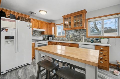 Tiny photo for 15724 E 13 Mile Road, Roseville City, MI 48066 (MLS # 58050201130)