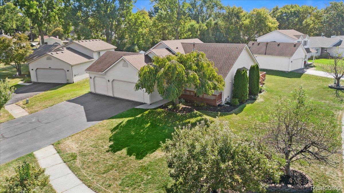 Waterford Charter Township, Michigan 48328, United States, 3 Bedrooms Bedrooms, ,2 BathroomsBathrooms,Residential,Pending,210859