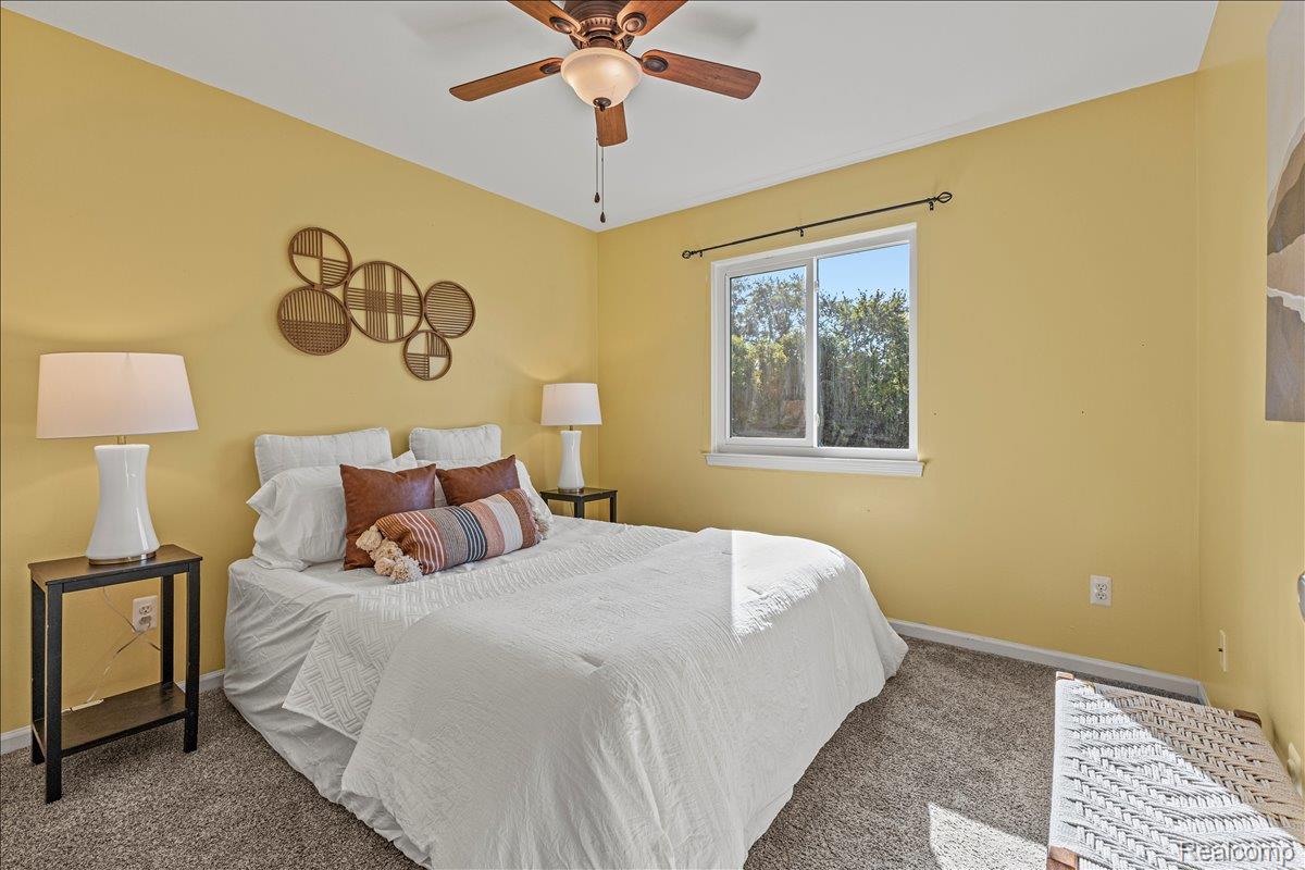 Waterford Charter Township, Michigan 48328, United States, 3 Bedrooms Bedrooms, ,2 BathroomsBathrooms,Residential,Pending,210859