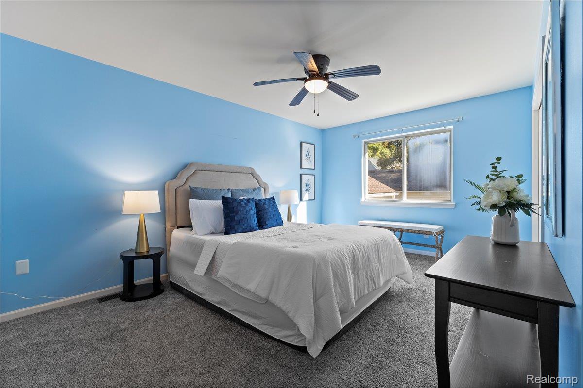 Waterford Charter Township, Michigan 48328, United States, 3 Bedrooms Bedrooms, ,2 BathroomsBathrooms,Residential,Pending,210859