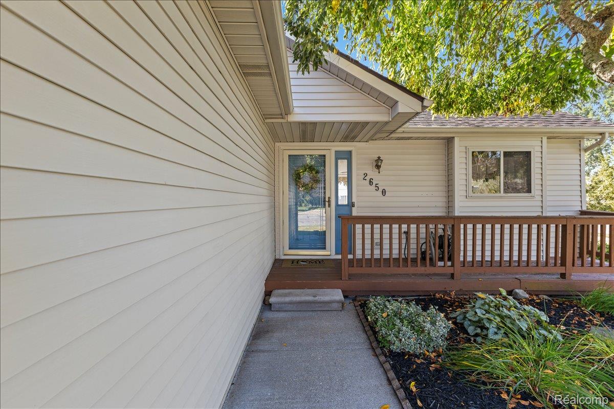 Waterford Charter Township, Michigan 48328, United States, 3 Bedrooms Bedrooms, ,2 BathroomsBathrooms,Residential,Pending,210859