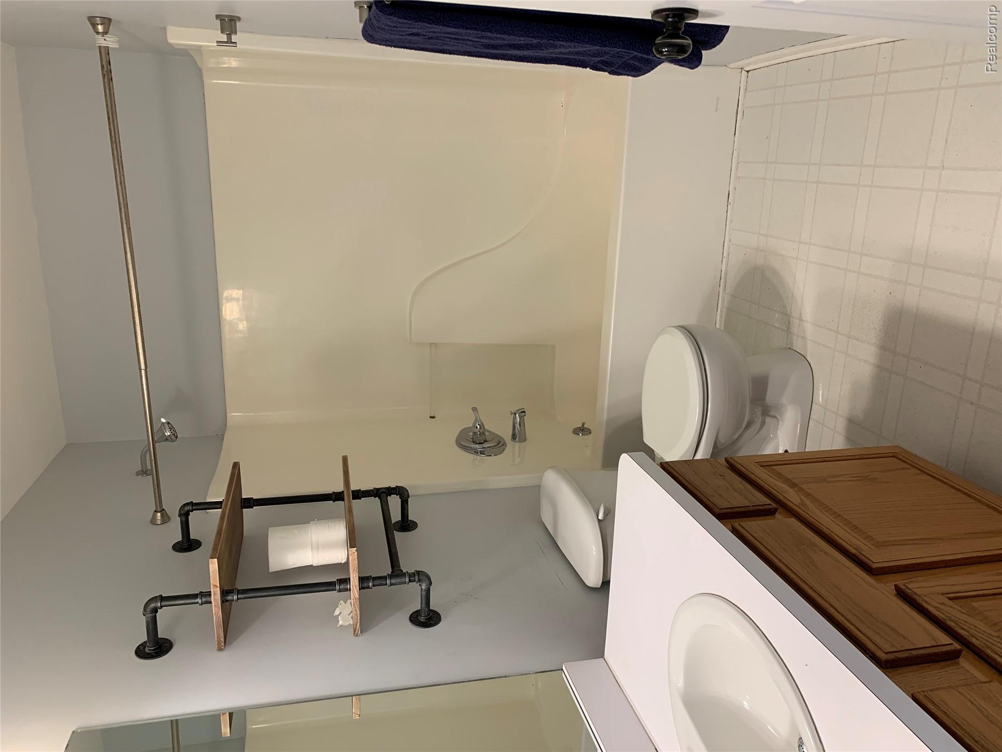 8164 Genesee Rd. Road