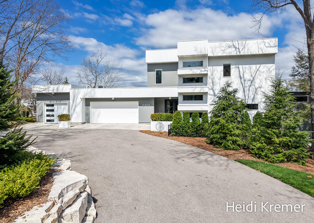 2401 4 Mile Road NE