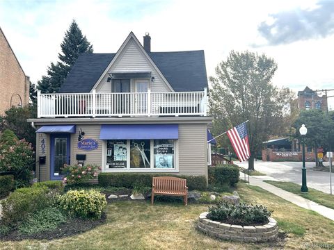 402 East Street Rochester City MI 48307