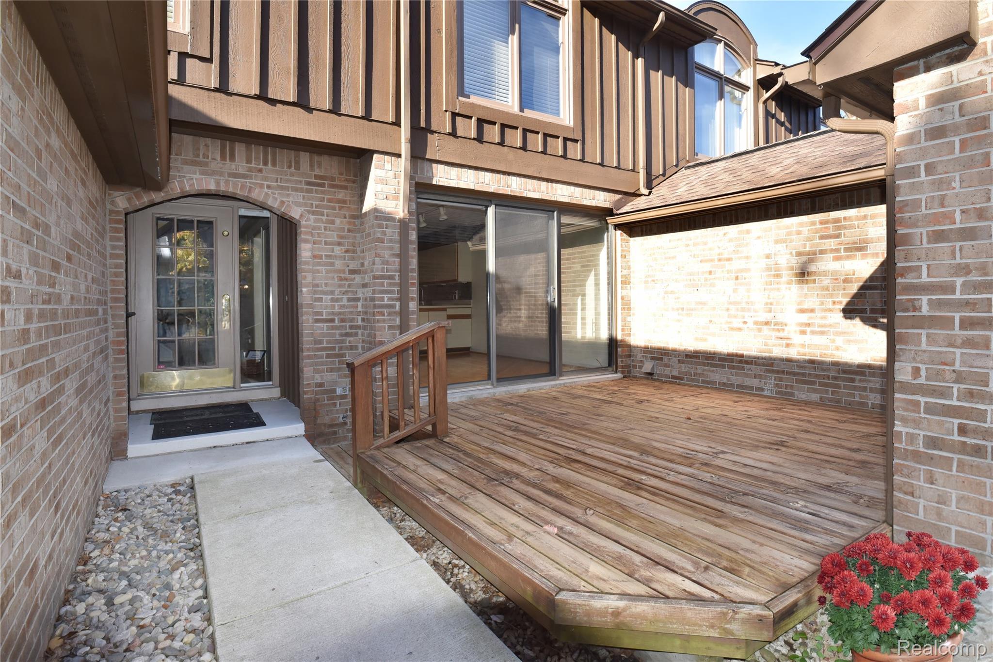 23715 Overlook Circle