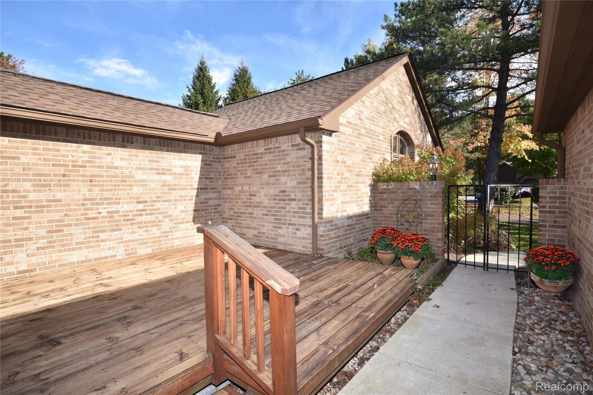 23715 Overlook Circle