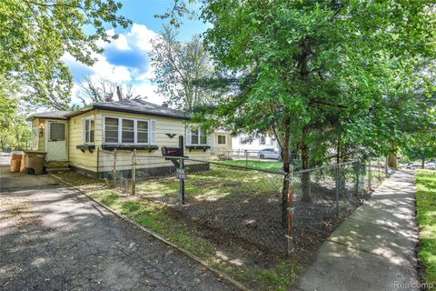 123 Parkdale Avenue Pontiac City MI 48340