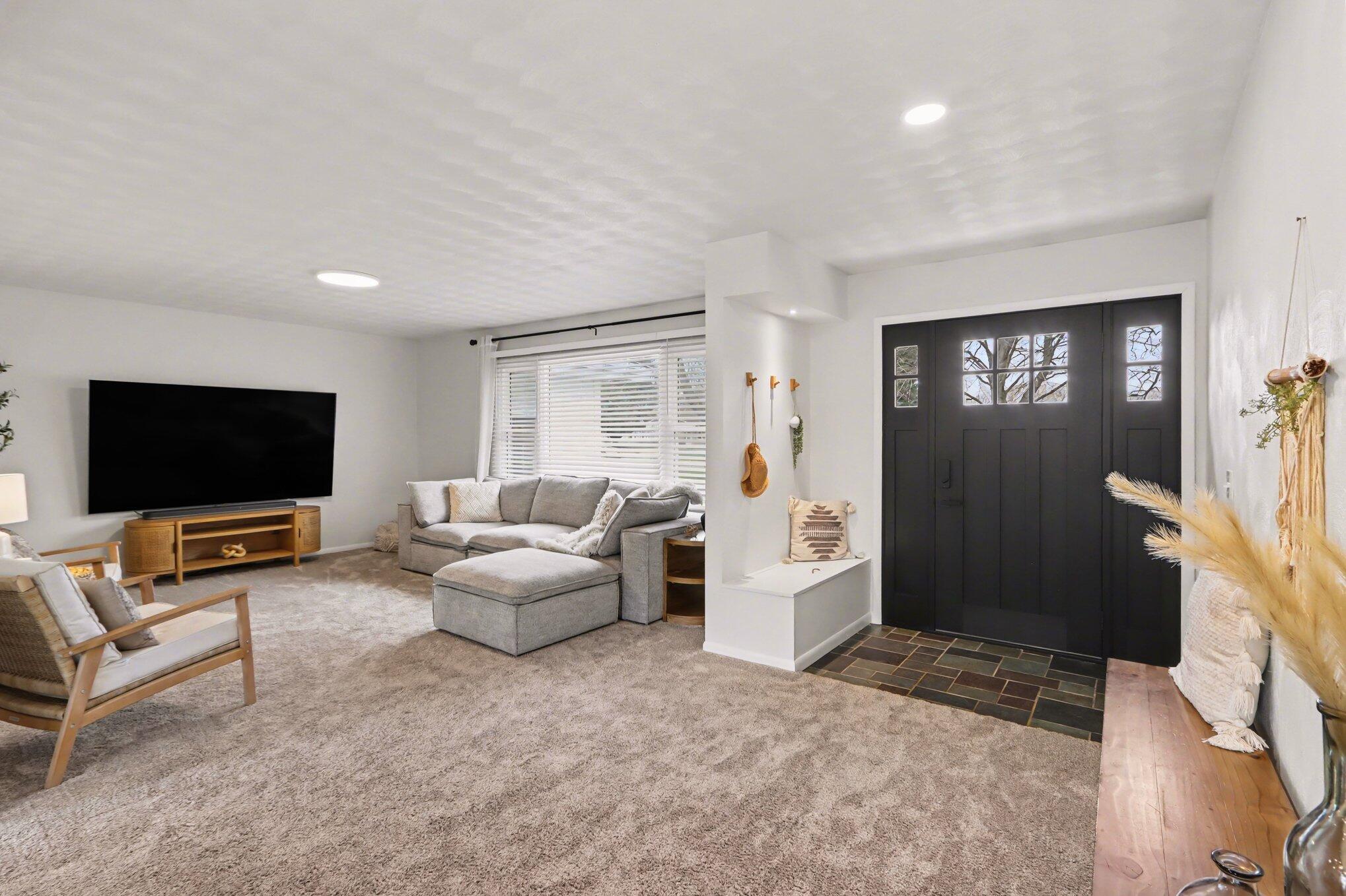 22381 N Angling Road
