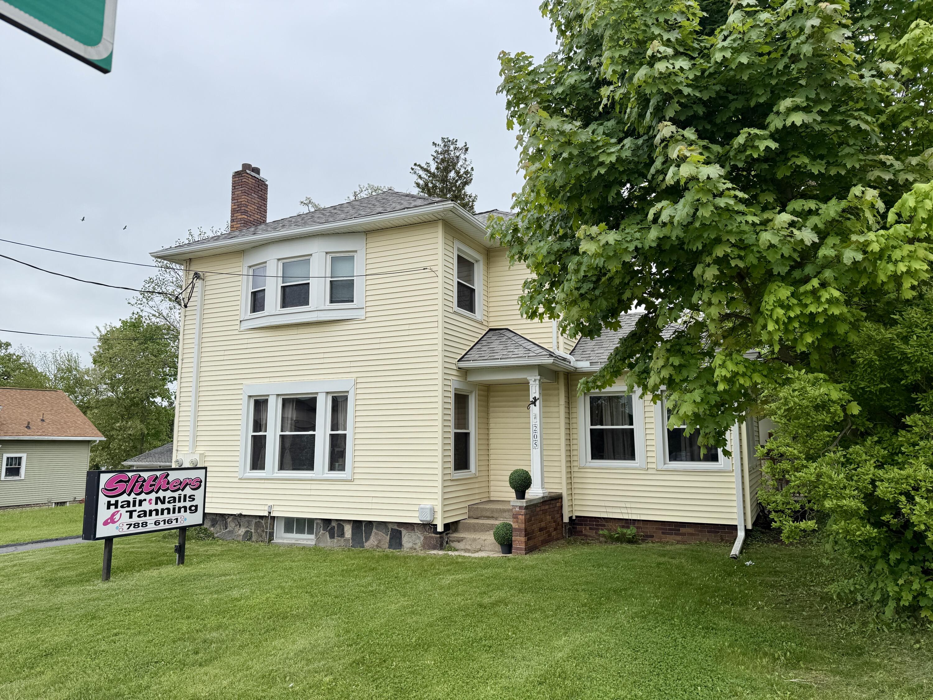 205 N W Avenue