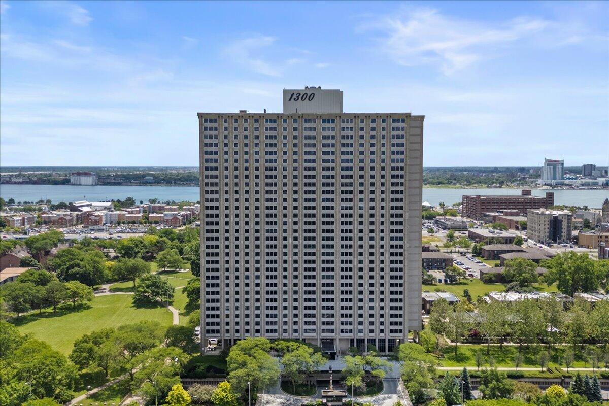 1300 E Lafayette Street 512