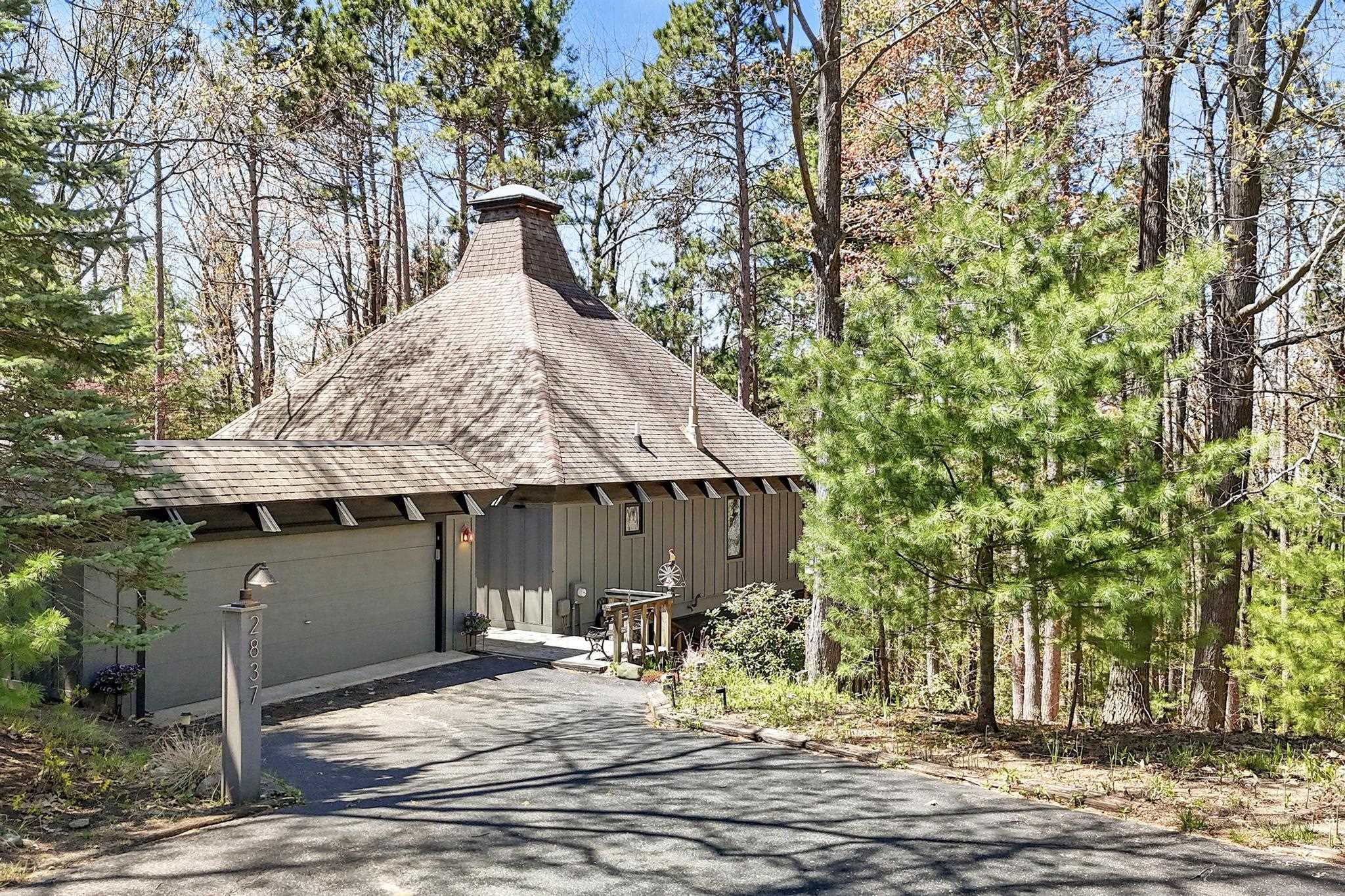 2837 Holiday Pines