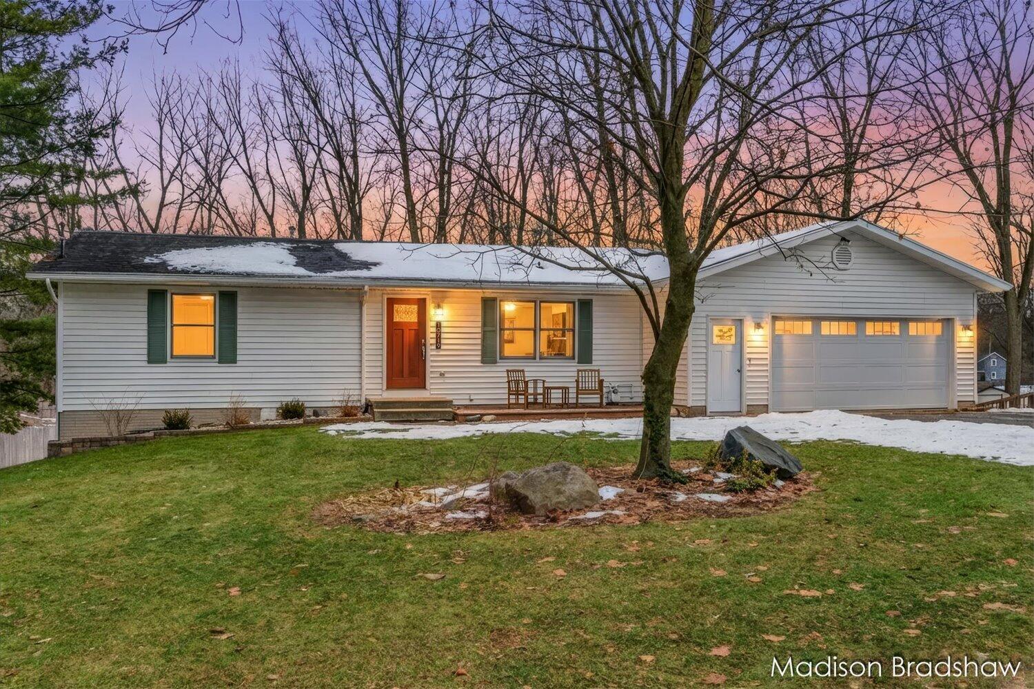 10719 Alpine Avenue NW