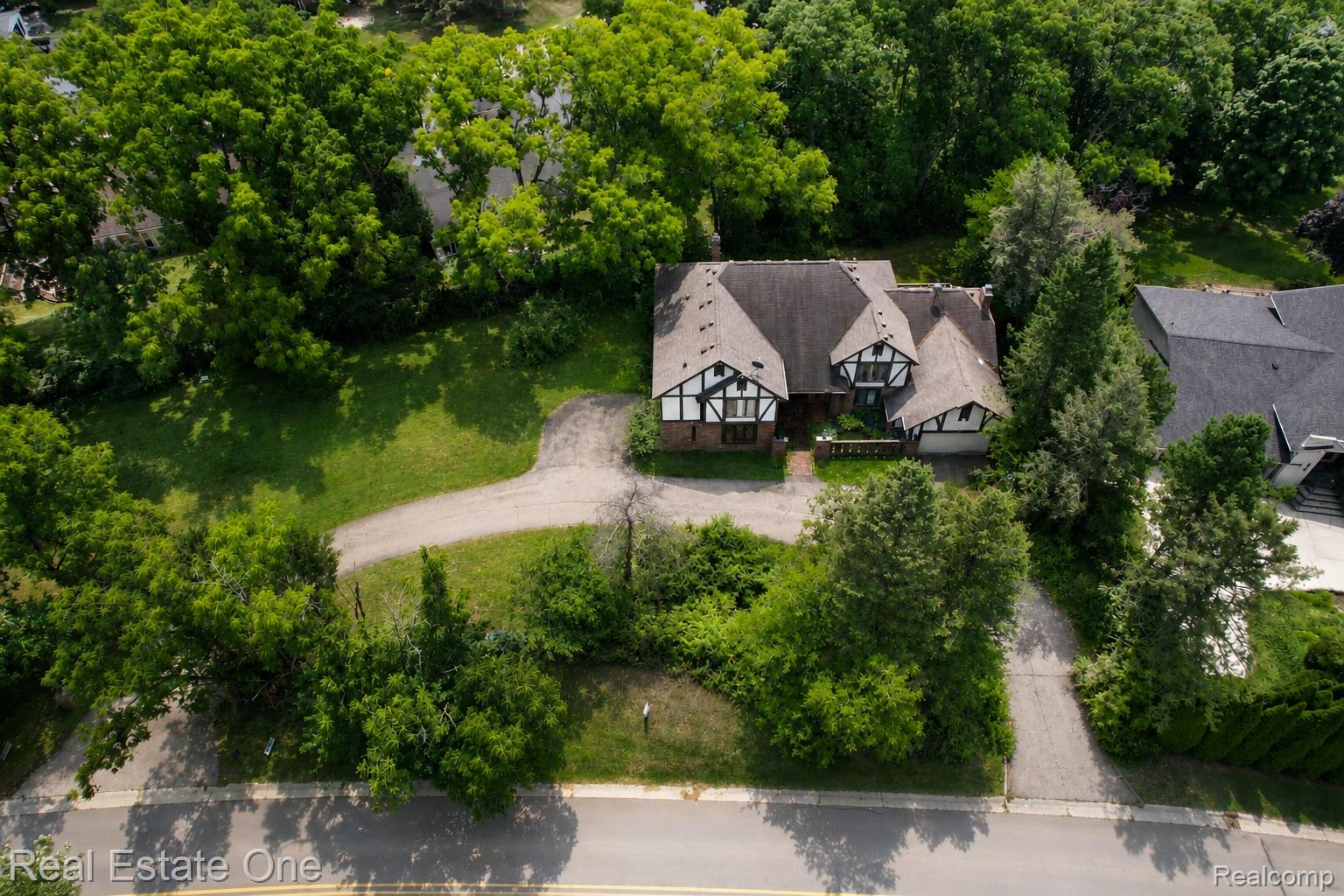 3317 Lone Pine Road