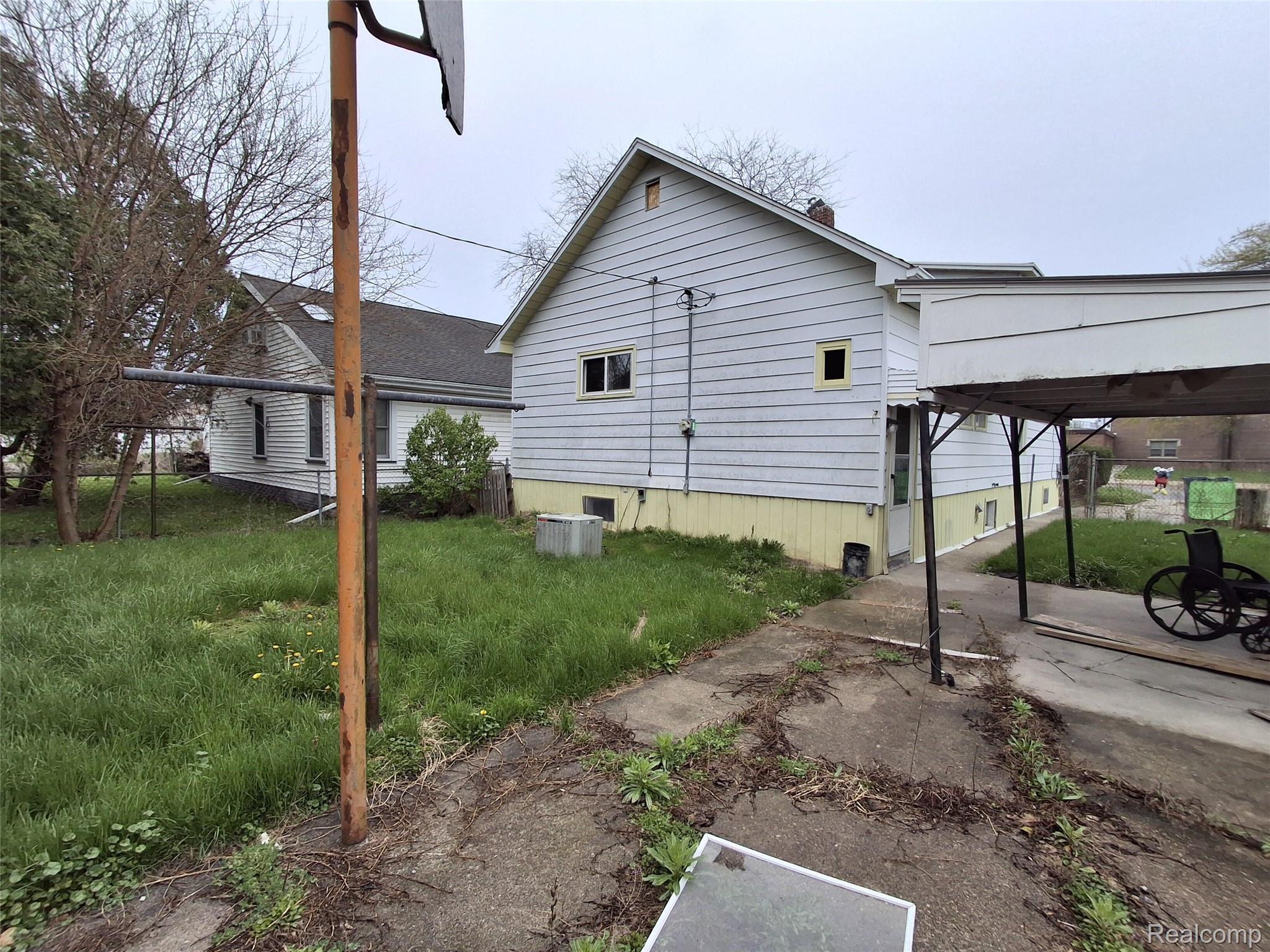 1711 Columbus Avenue