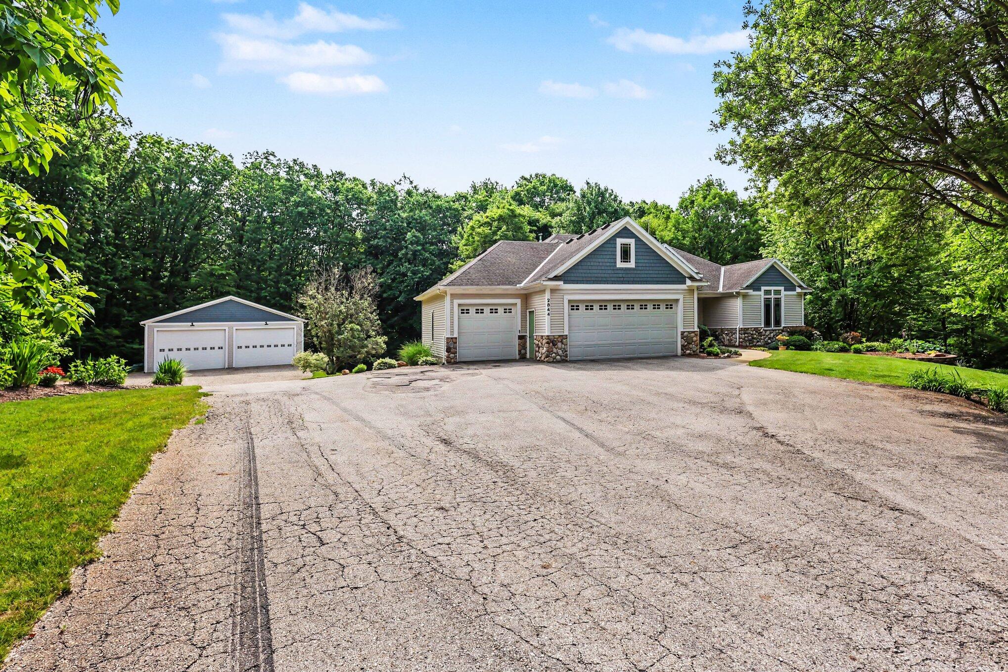 2844 Bunker Hill Drive NW
