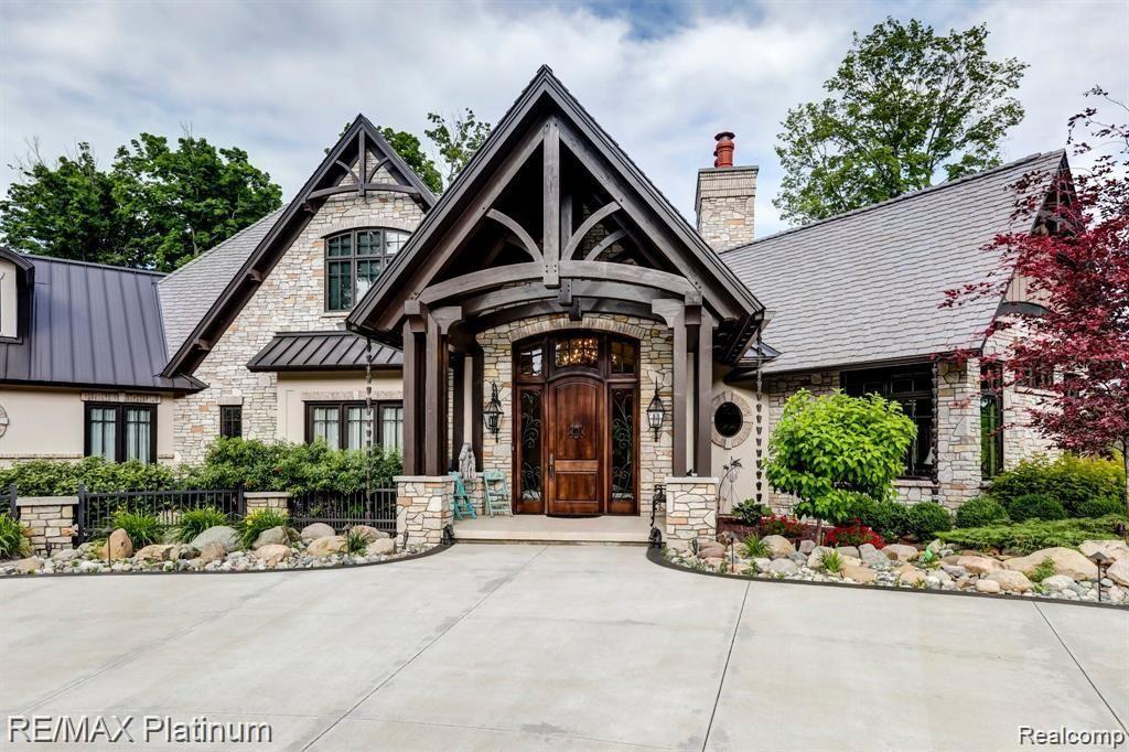 1286 Gray Fox Court