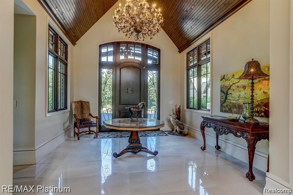 1286 Gray Fox Court