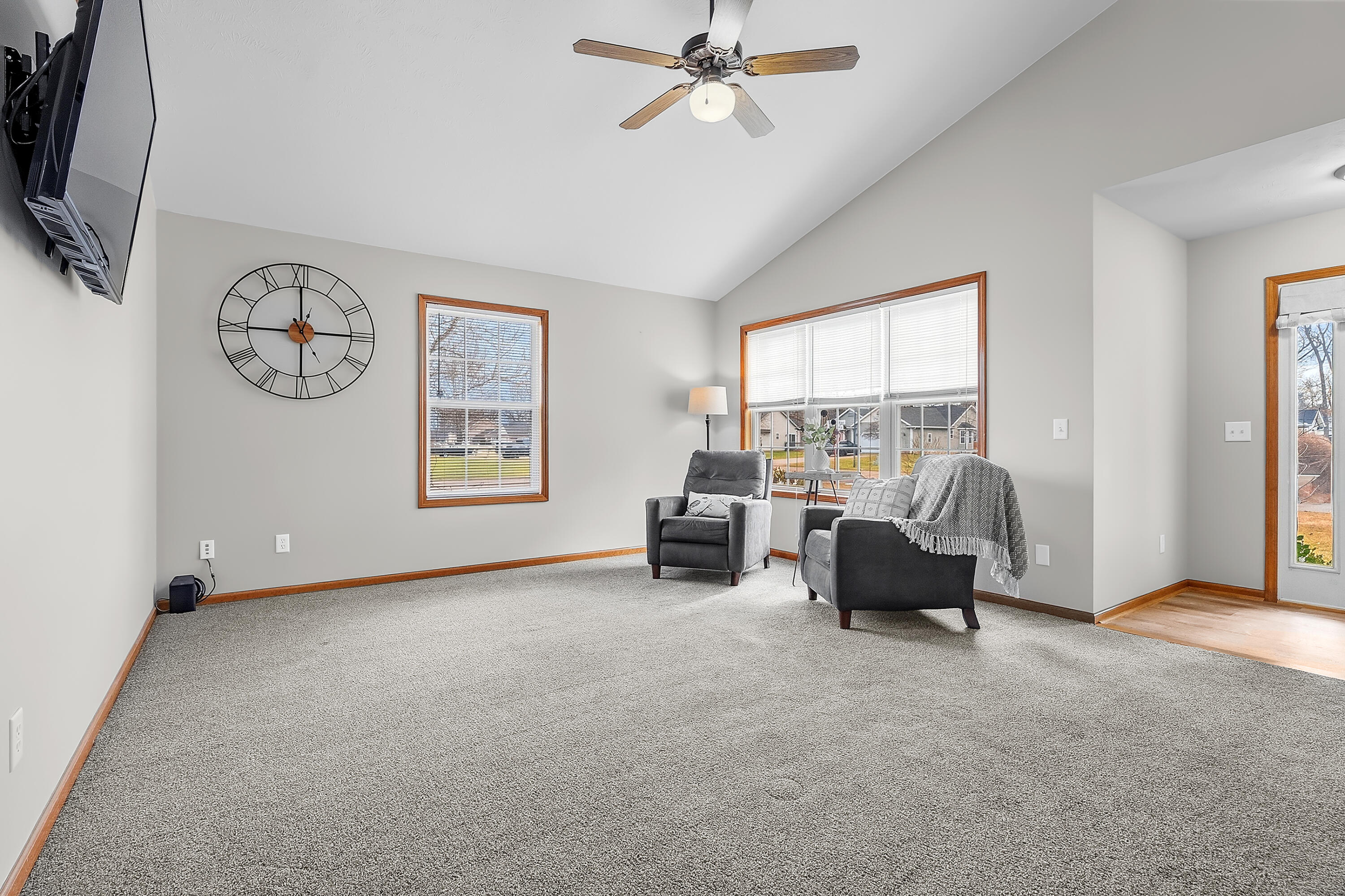 6199 Thistlewood Avenue