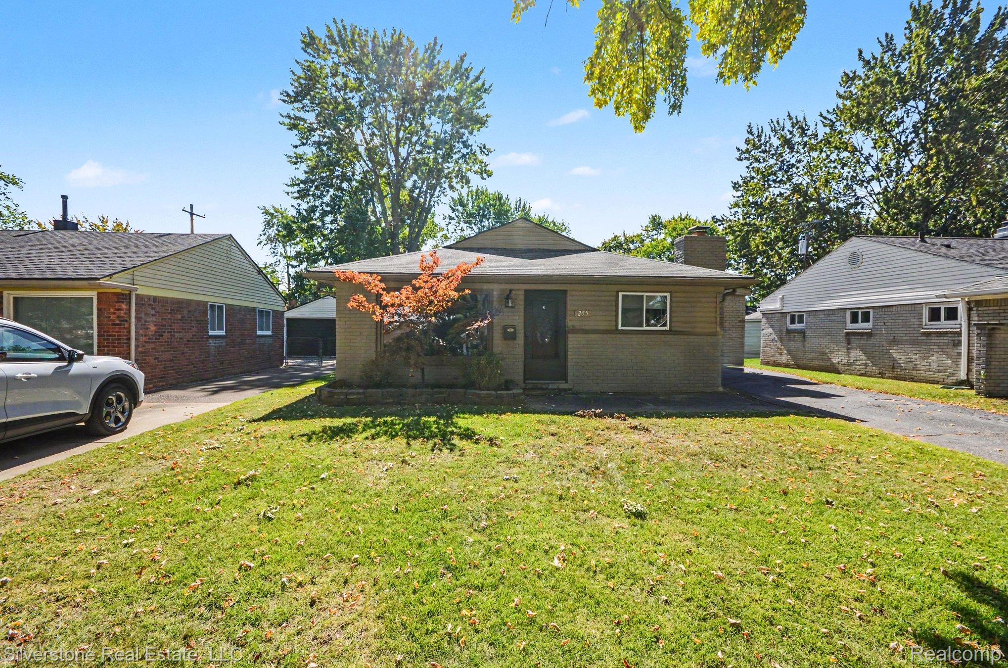 255 W Farnum Avenue