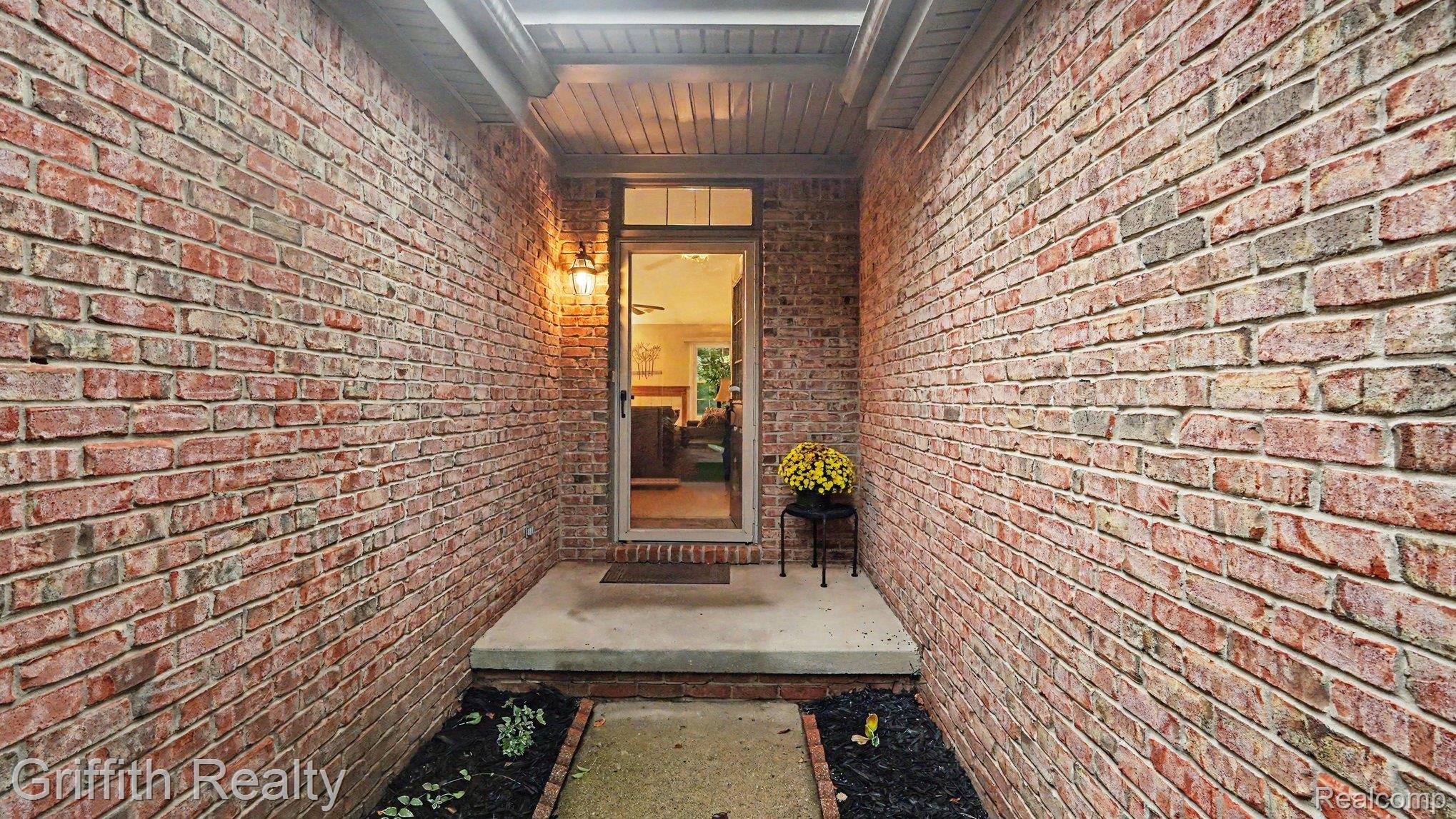 204 Texknoll Court