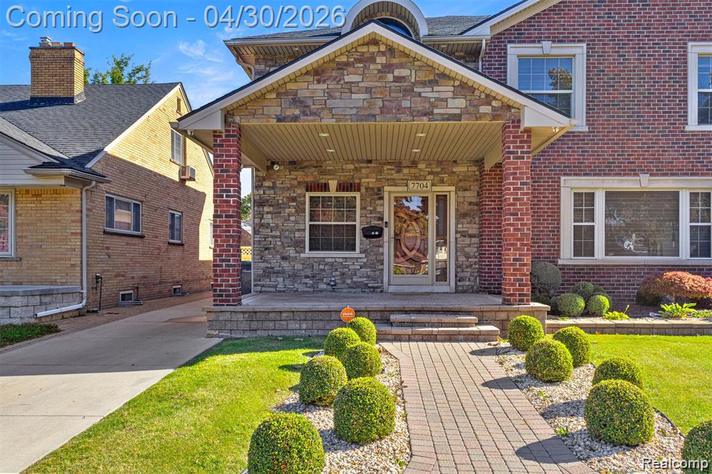 7704 Oakman Boulevard