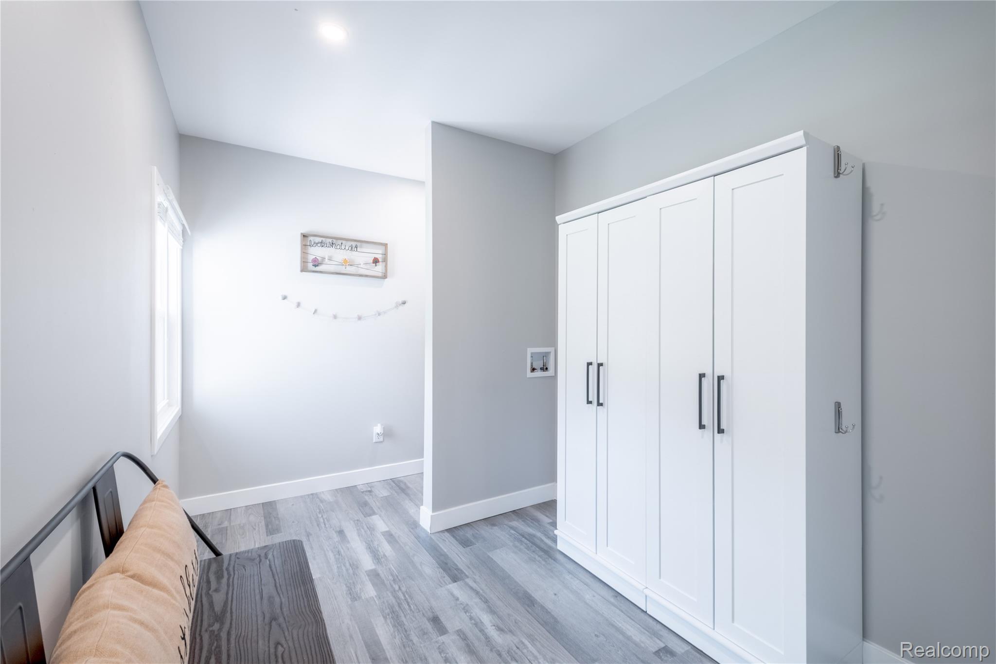 Village Of Clarkston City, Michigan 48346, United States, 3 Bedrooms Bedrooms, ,2 BathroomsBathrooms,Residential,Active,160135