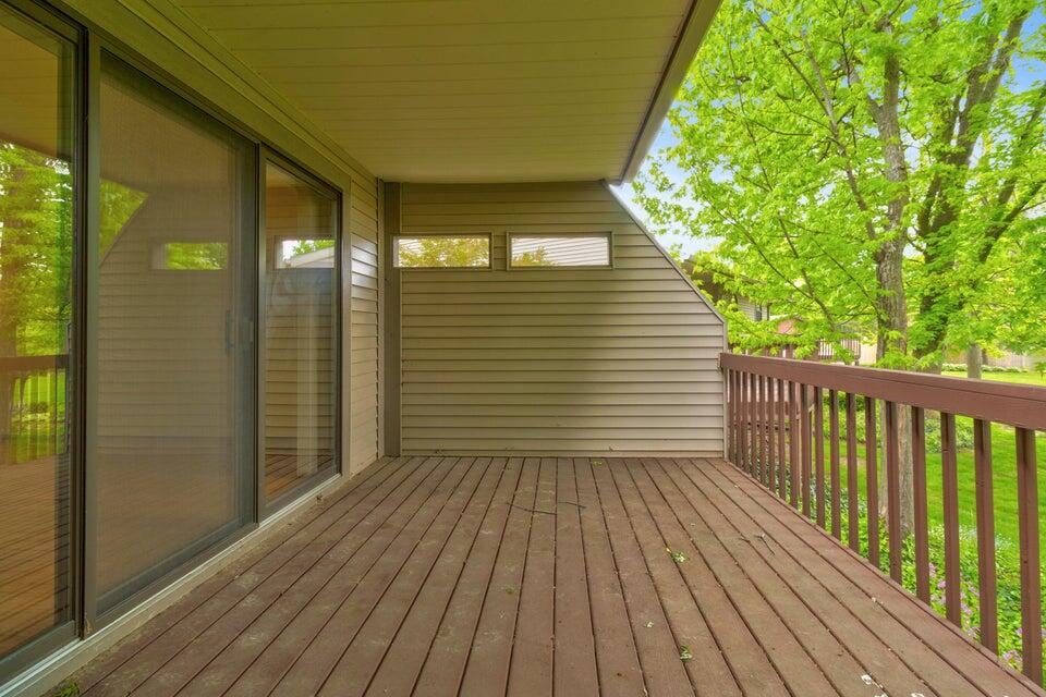 643 Crestview Street