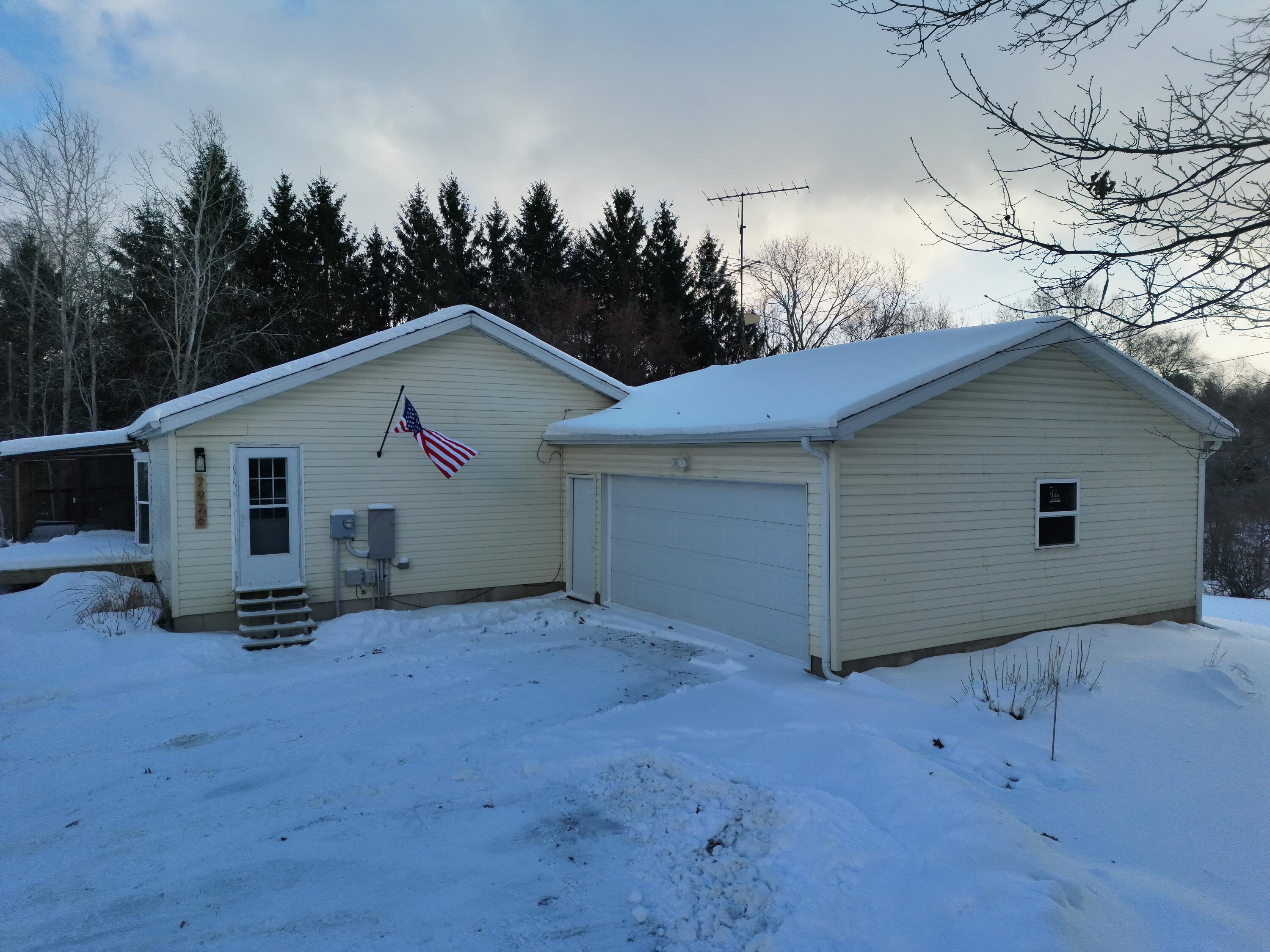 7976 10 Mile Road NE