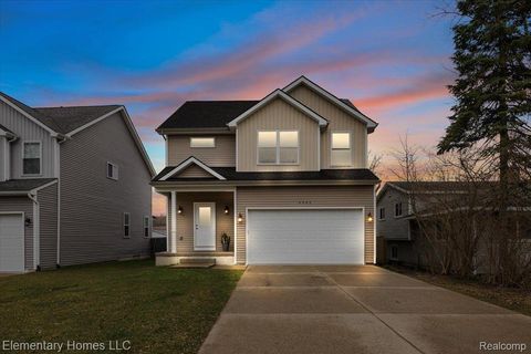 4003 Elmhurst Road Waterford Charter Township MI 48328