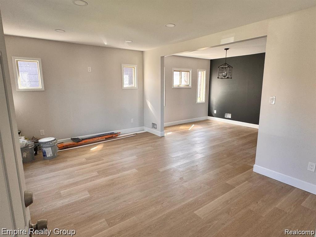 16931 Prairie Street 1