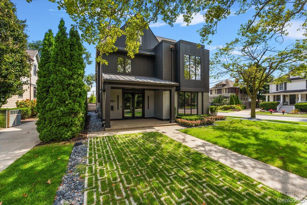 787 Ann Street